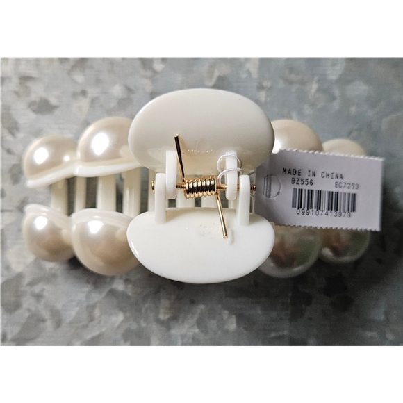 J. Crew Pearl Hair Clip - Picture 4 of 6